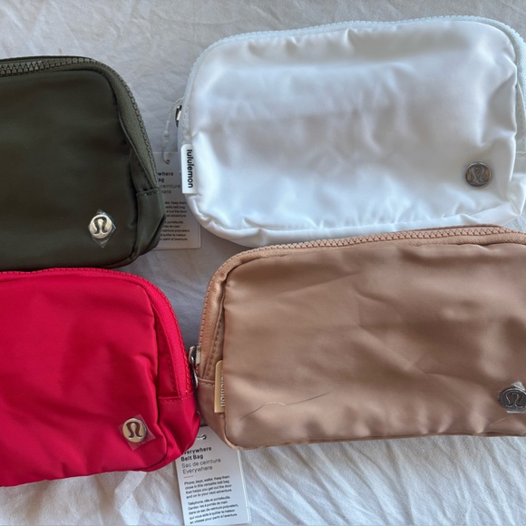 Winter festive holiday color bundle set lululemon belt bag red white green brown - Picture 3 of 3